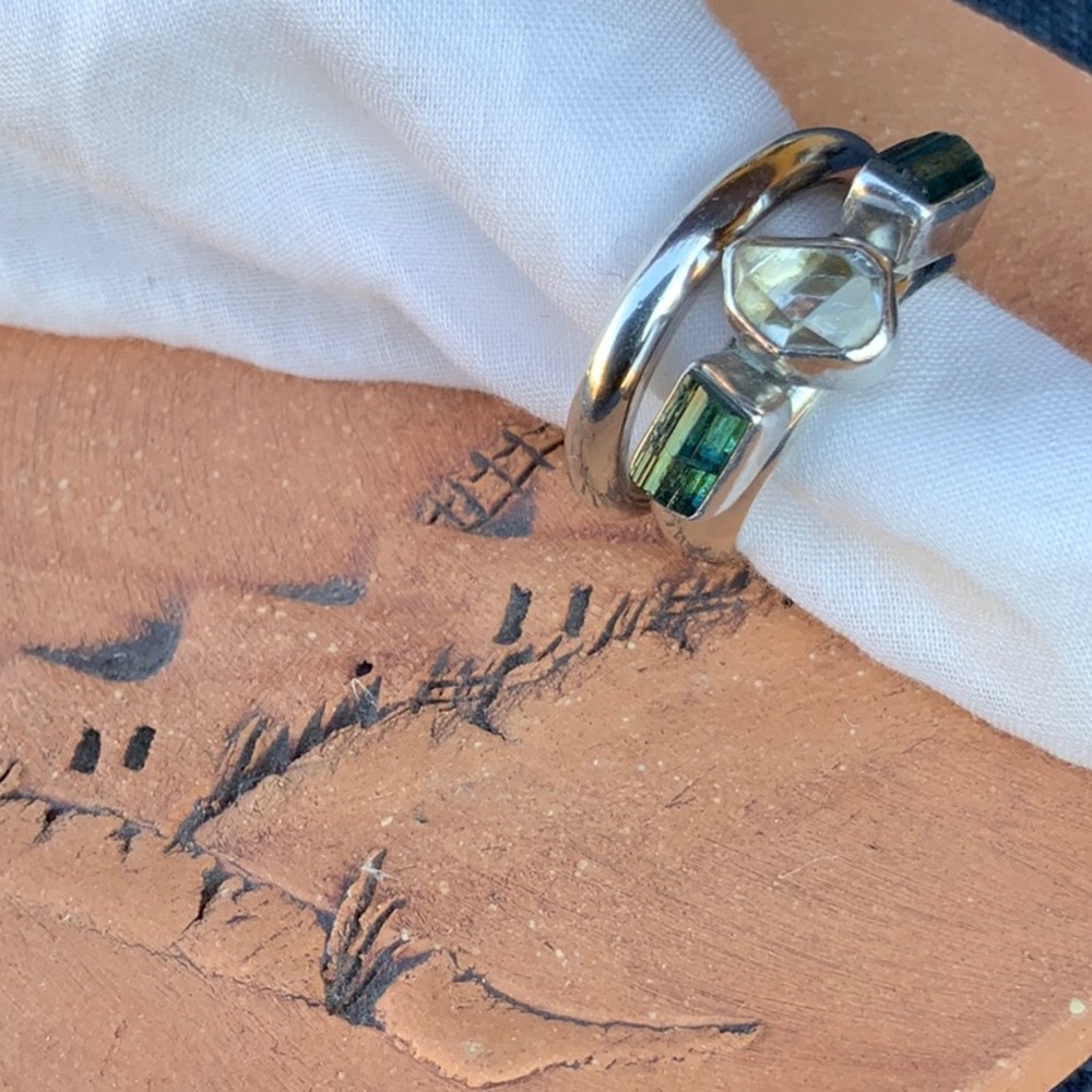 Lilly Barrack-Ring - Picture 3 of 5
